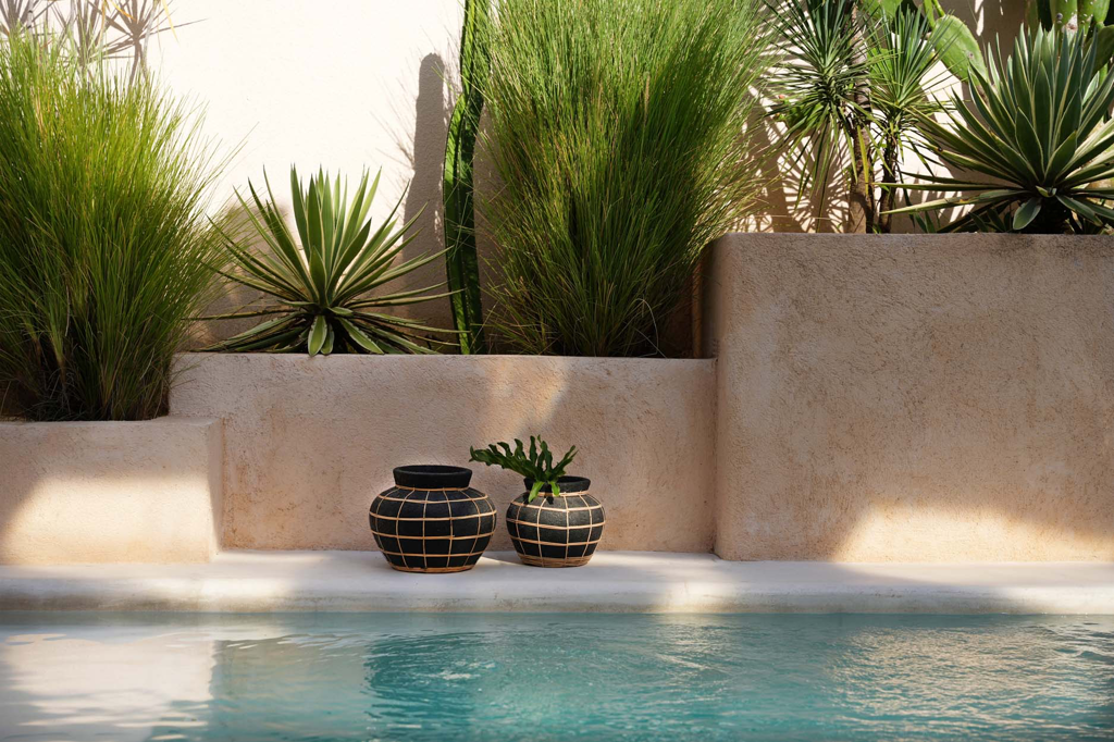 Le vase Belly - Noir Naturel - M